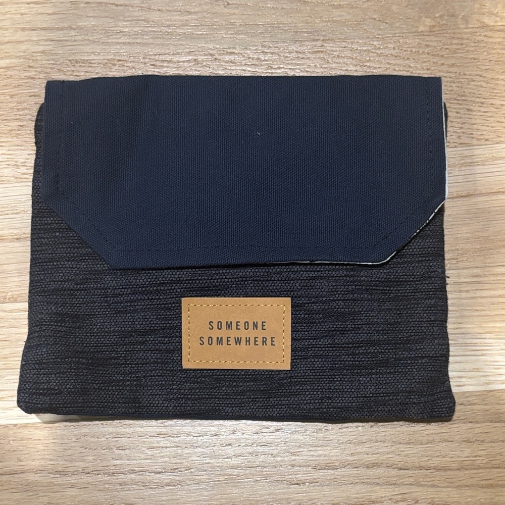 Delta Flight Travel Pouch, Great Condition!